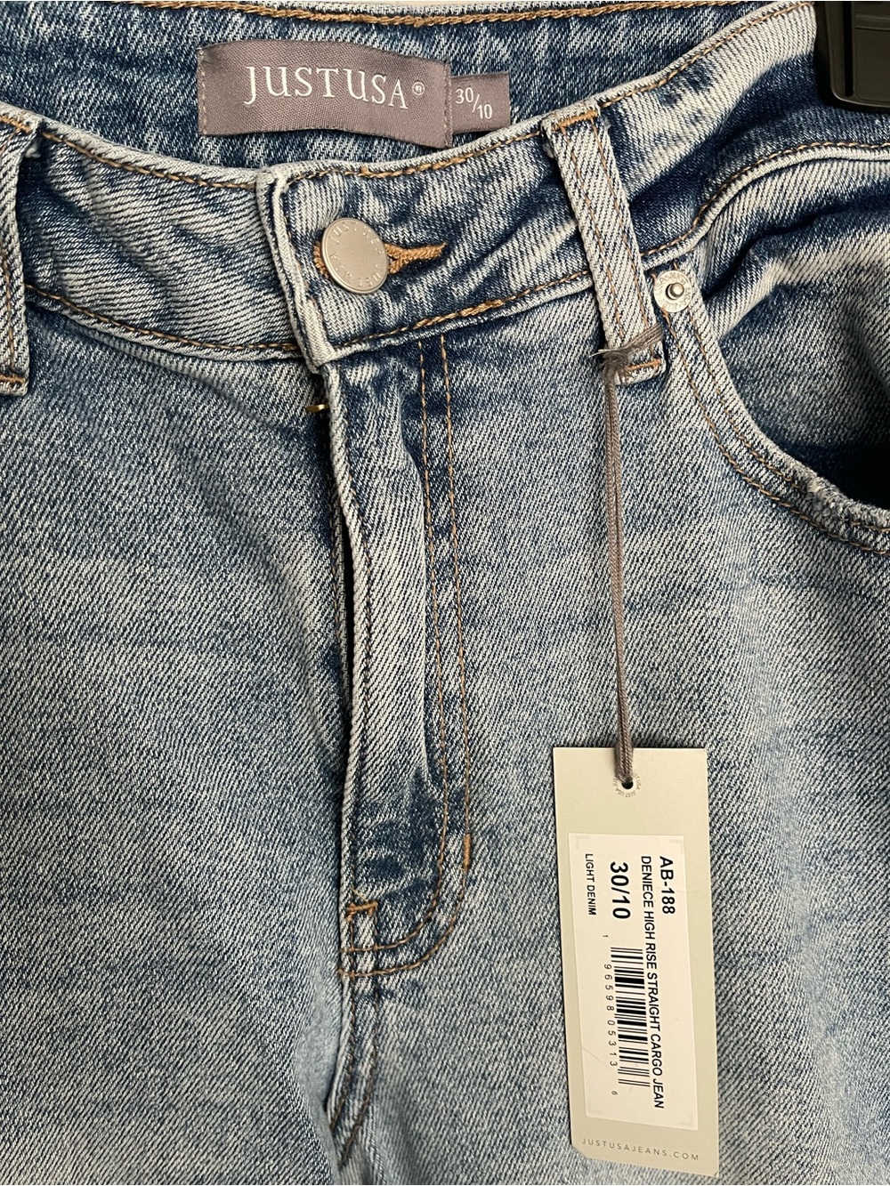 Just USA Light Wash Straight Leg Jeans - Light Blue Denim - Picture 2 of 3